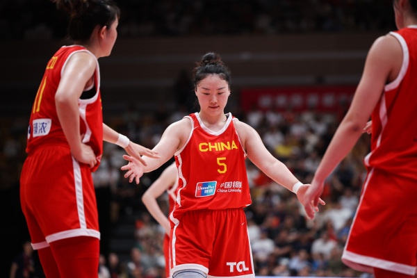 段冉：中国女篮关键时刻没有主攻点、罚球差、防守上出现沟通失误